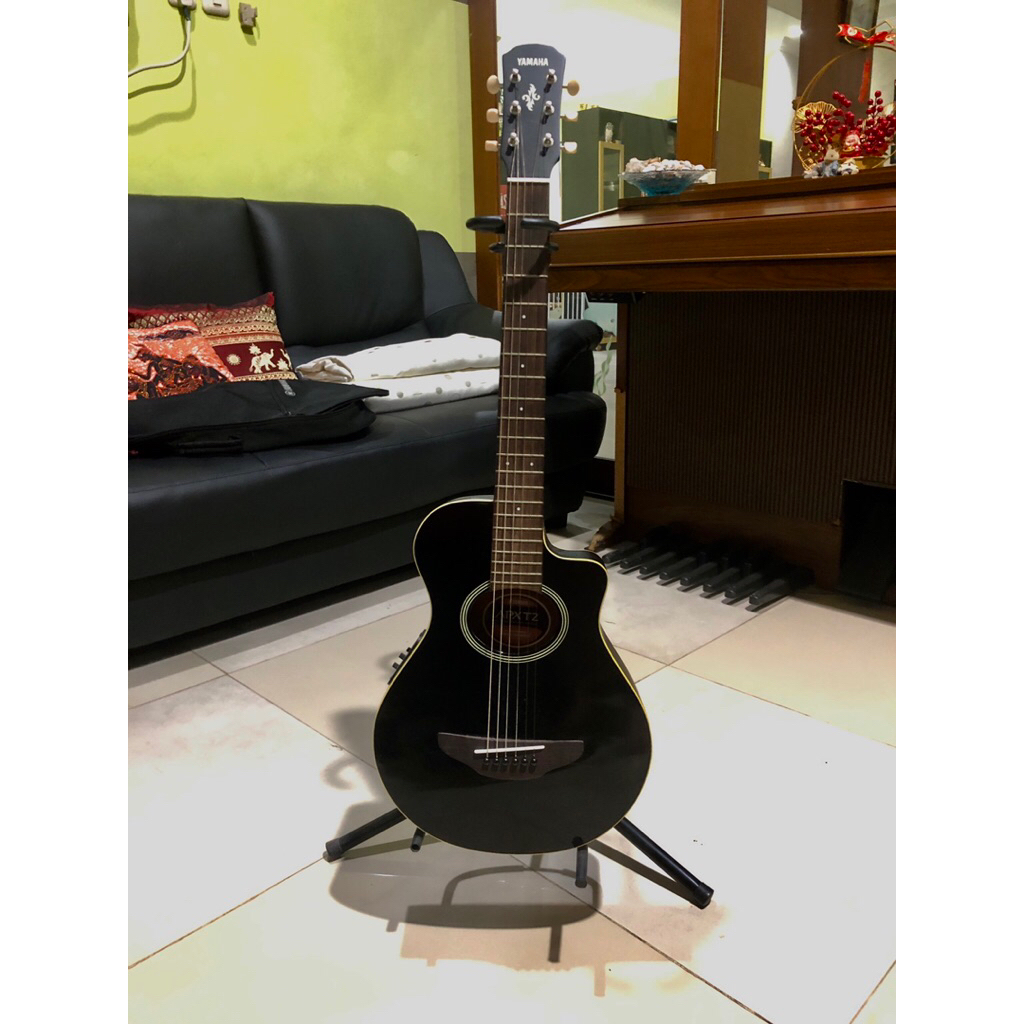 Gitar Akustik Elektrik YAMAHA APXT2 BLACK [Bekas]