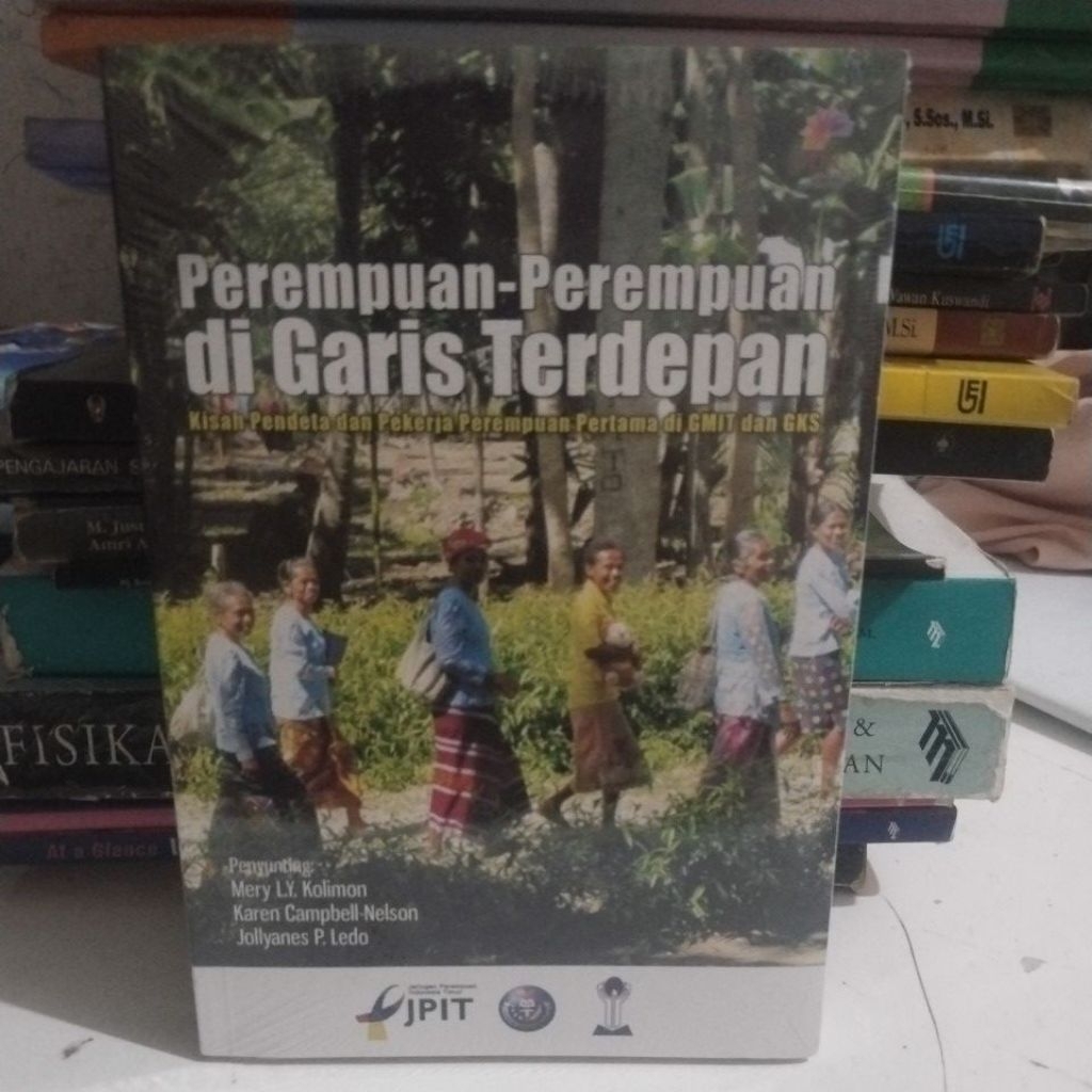 buku Perempuan Perempuan diGaris Terdepan