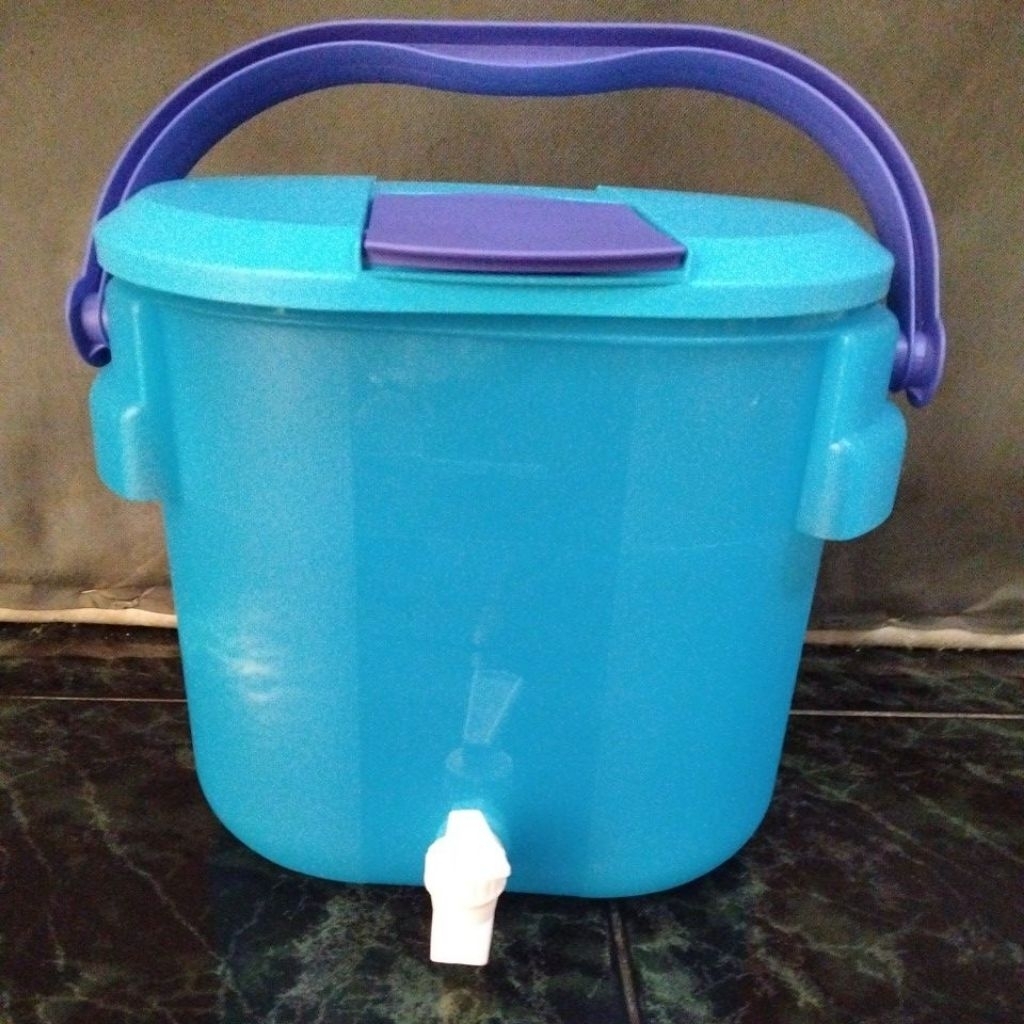 XTRA PROMO  OUTDOOR COOLER DISPENSER 8.7 L TUPPERWARE BIRU ORI NEW 