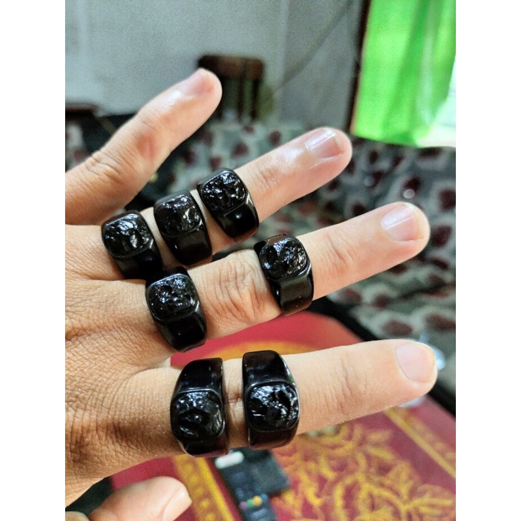 Cincin Batu Satam