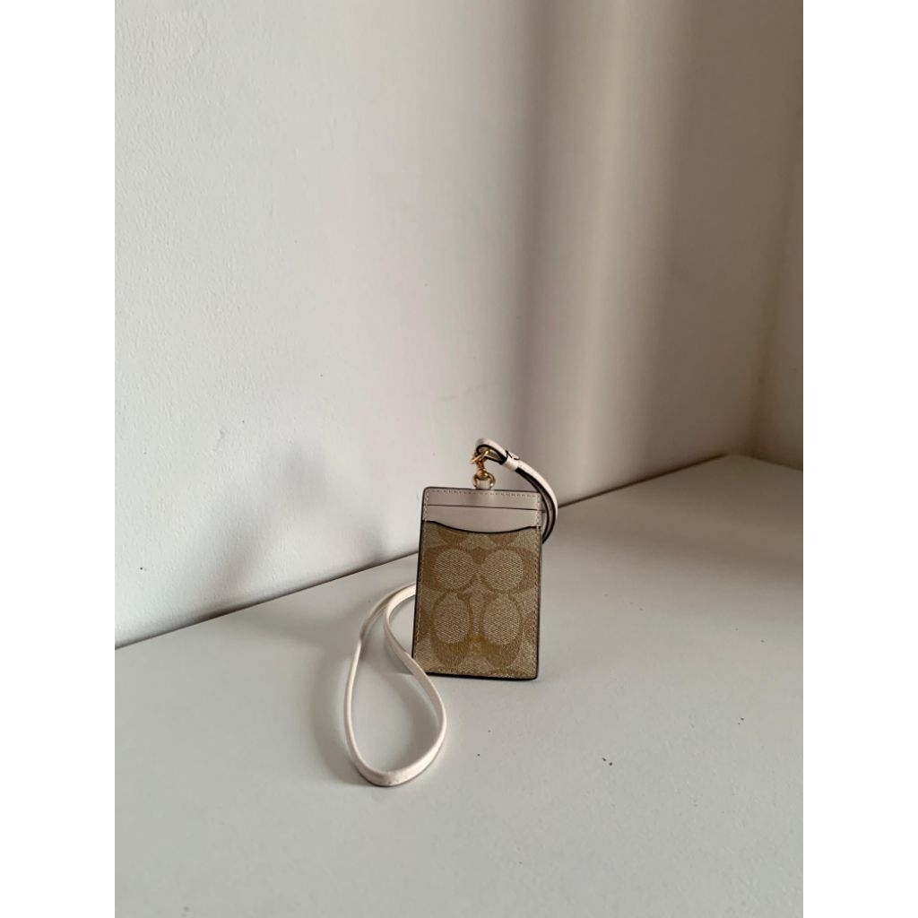 lanyard coach (preloved)