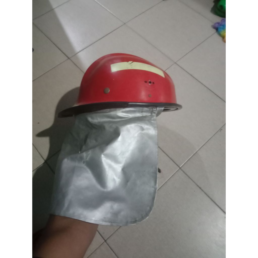 helm damkar pemadam