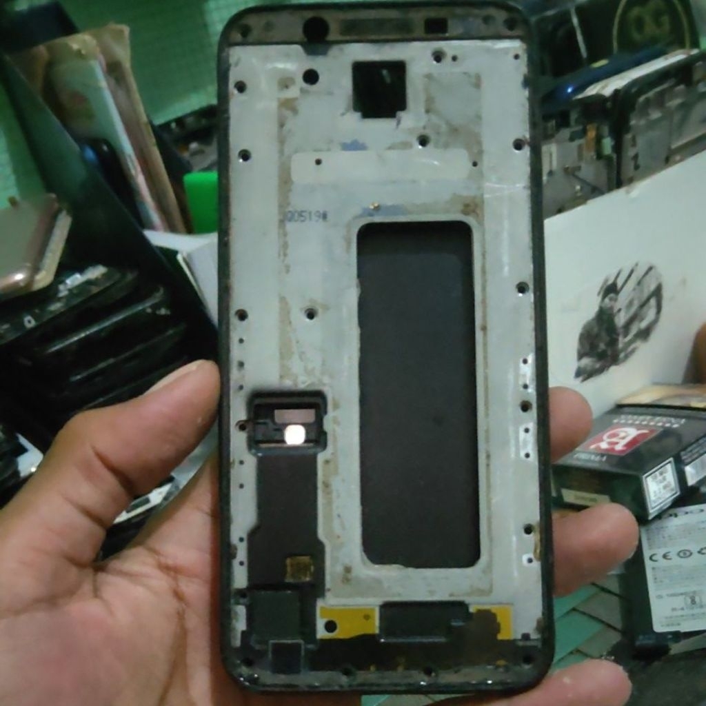 BAZEL MIDDLE FRAME TULANG TENGAH TATAKAN LCD SAMSUNG A6 ORI COPOTAN