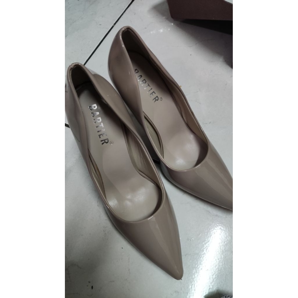 Sepatu Bartier