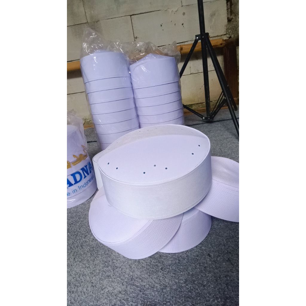 peci putih haji/peci putih fiber/