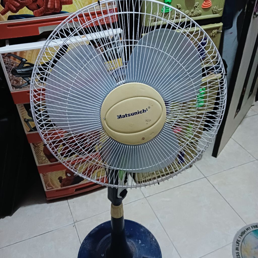 Kipas Angin Berdiri Ukuran 16 RUSAK Bekas Second