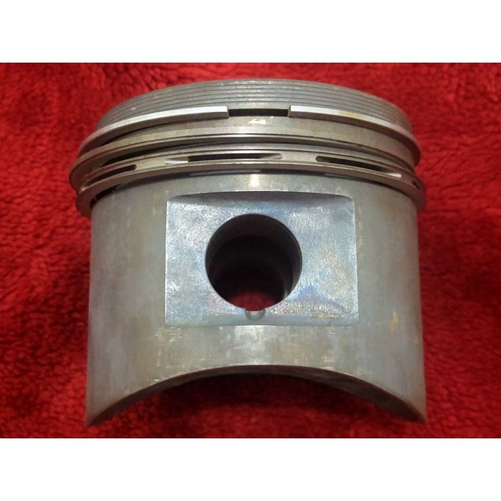 BMW 2002ti BMW 2002tii BMW 2000CS BMW NK 2000ti BMW NK 2000TILUX Piston Ukuran OS 25 NOS GENUINE (Se