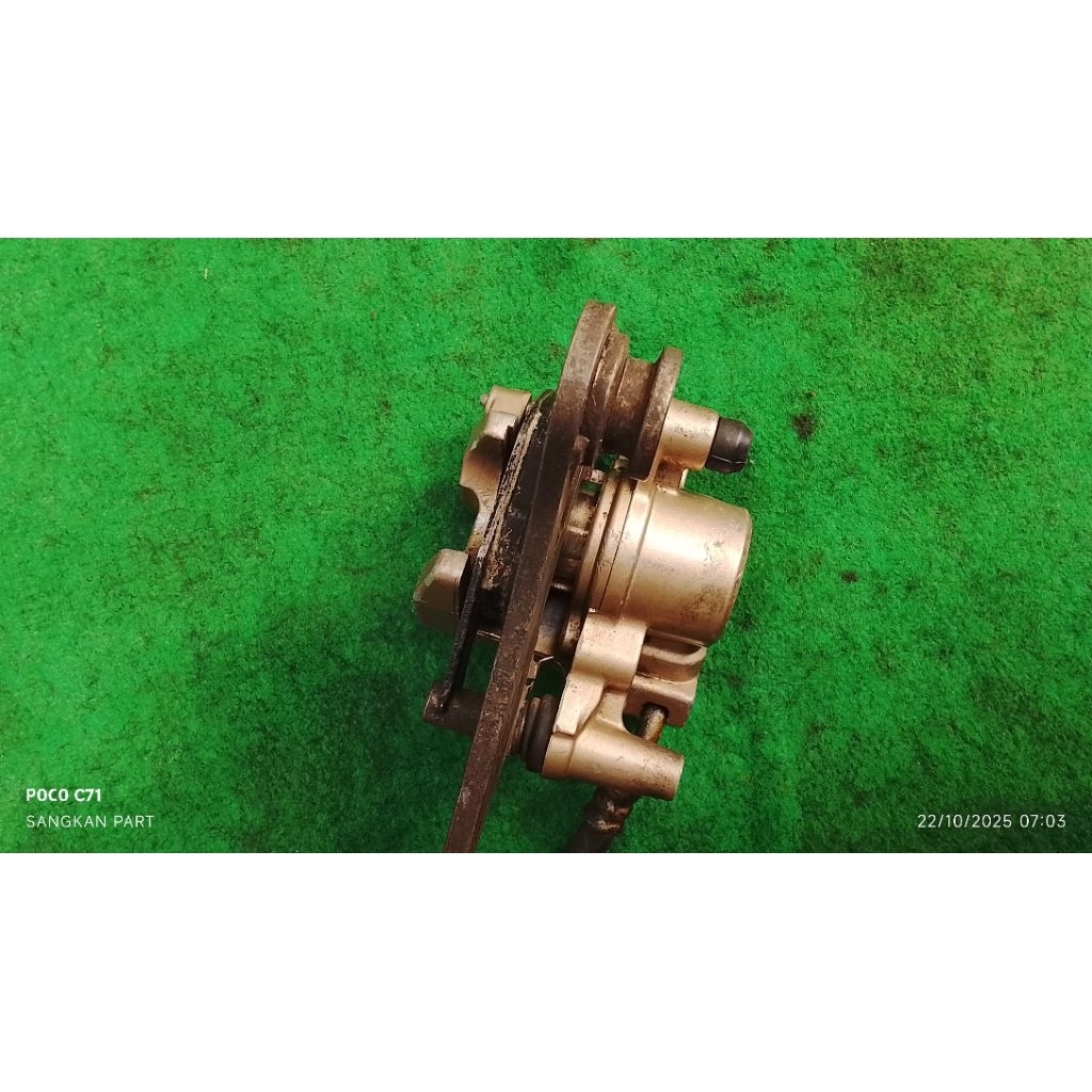 kaliper+dudukan cakram belakang satria fu