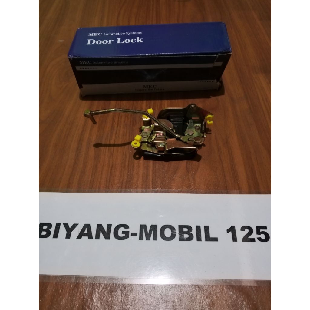 Doorlock Door Lock Kunci Pintu Mobil Depan Kiri LH Suzuki Futura T120ss