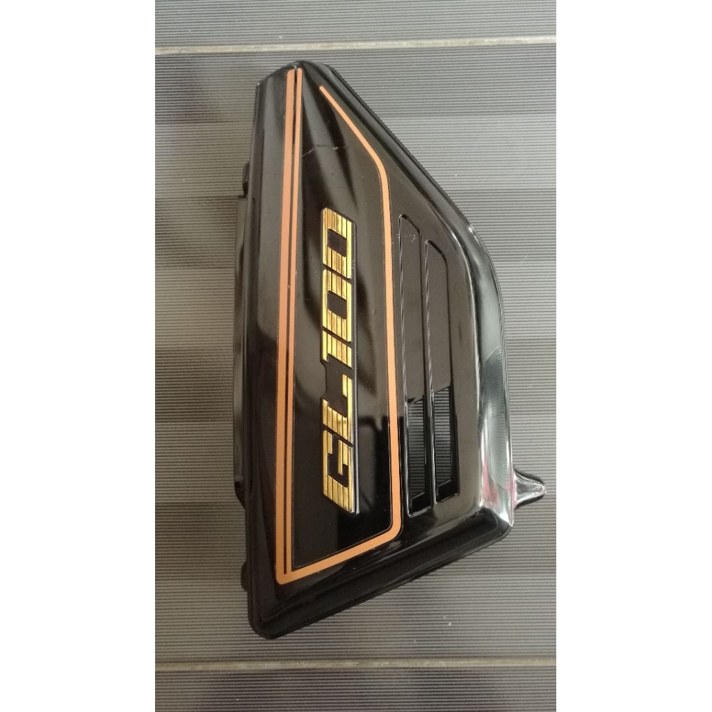 Side Cover Tepong Dop Tutup Aki Honda GL 100 CDI bagian kiri saja ori seperti baru