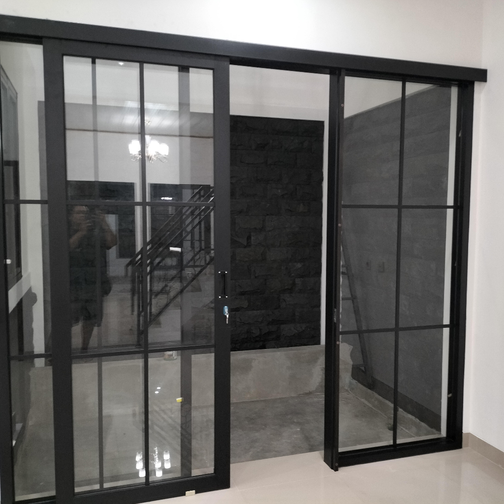 Pintu geser alumunium kaca dan list ornament-LS ALUMUNIUM
