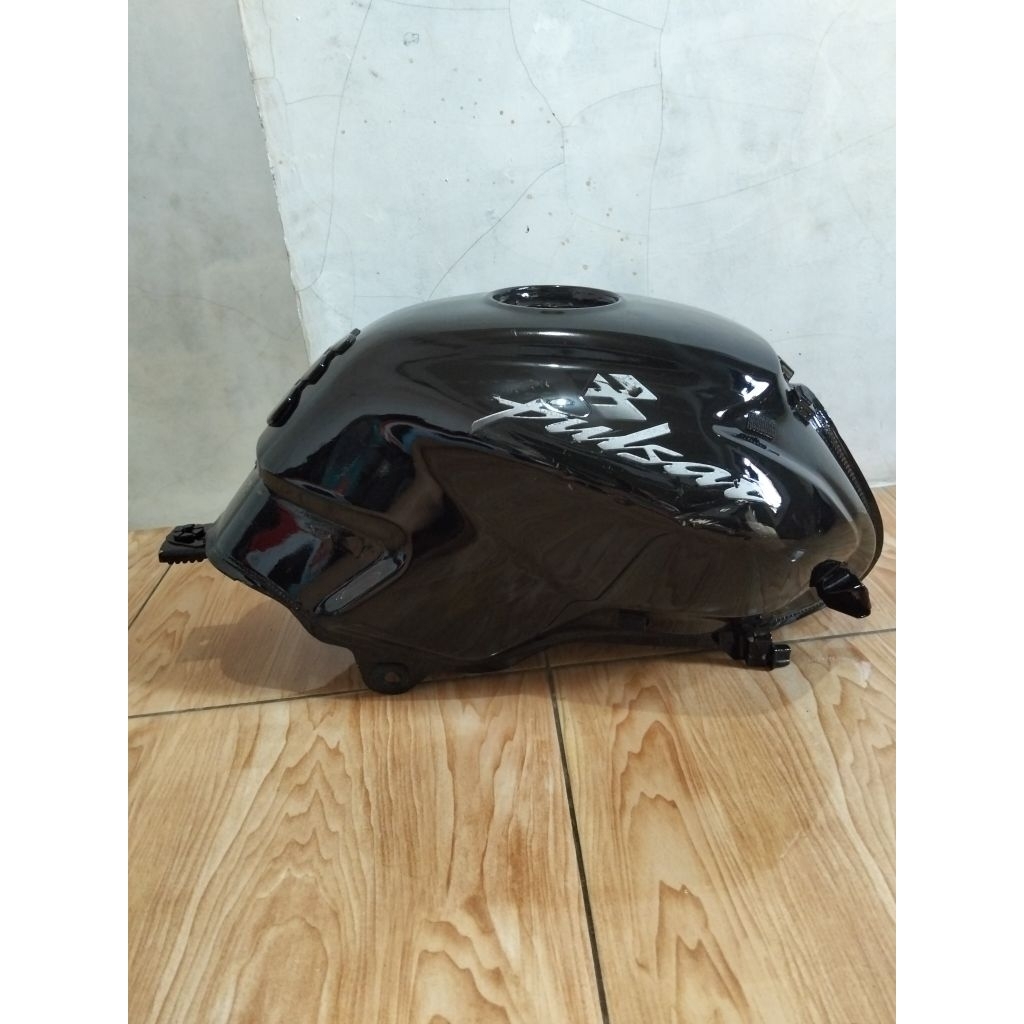 Tangki tengki bensin Bajaj Pulsar 135