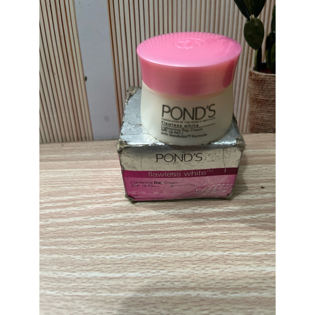 (DEFFECT kemasan)PONDS Flawless White day Cream 10gr Pink Kecil