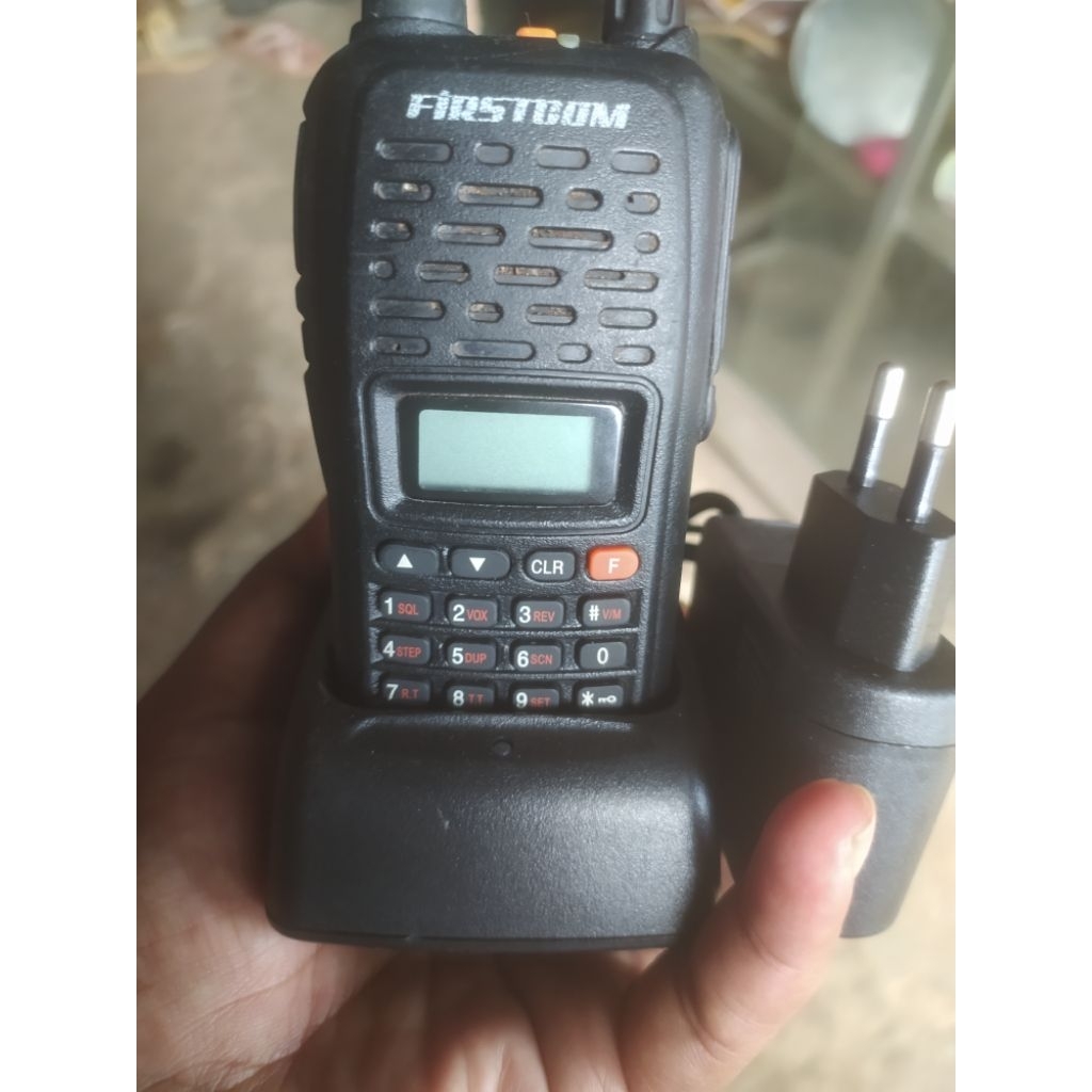 ht firstcom fc 25 dobel band UHF dan VHF.