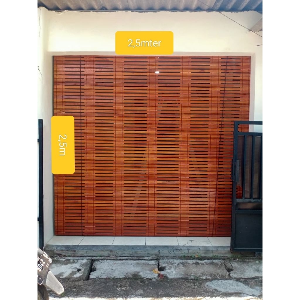 Tirai gulung kayu jati