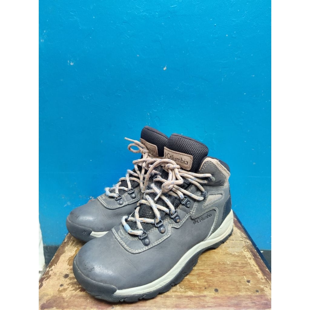 Sepatu outdoor second Columbia size 39,5 fit 40