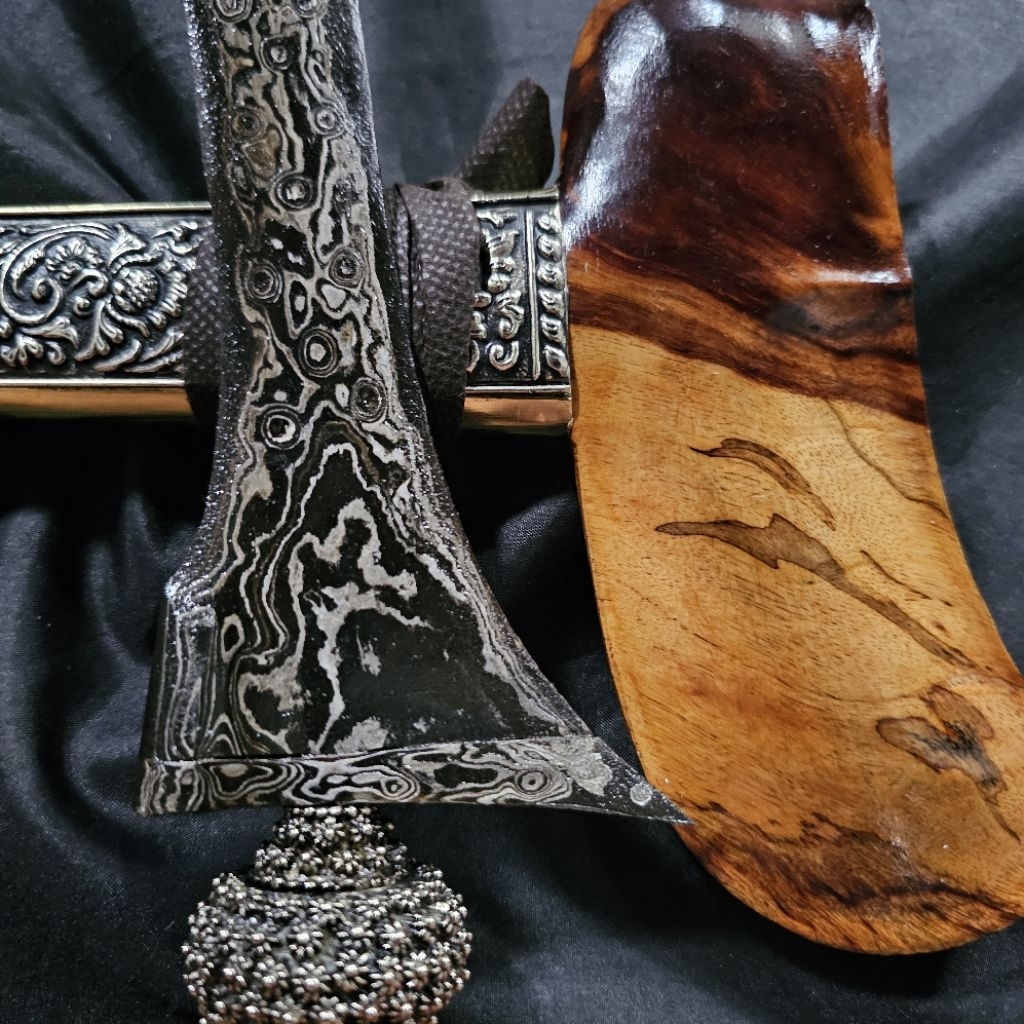 Keris Brojol II Pamor Udan Mas