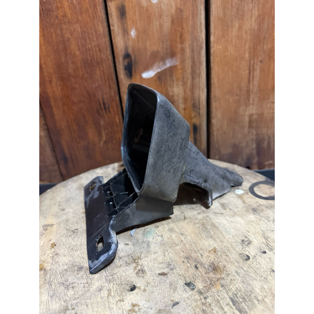 cover stoplamp dudukan spakbor belakang spakbor besi honda win 100 original copotan