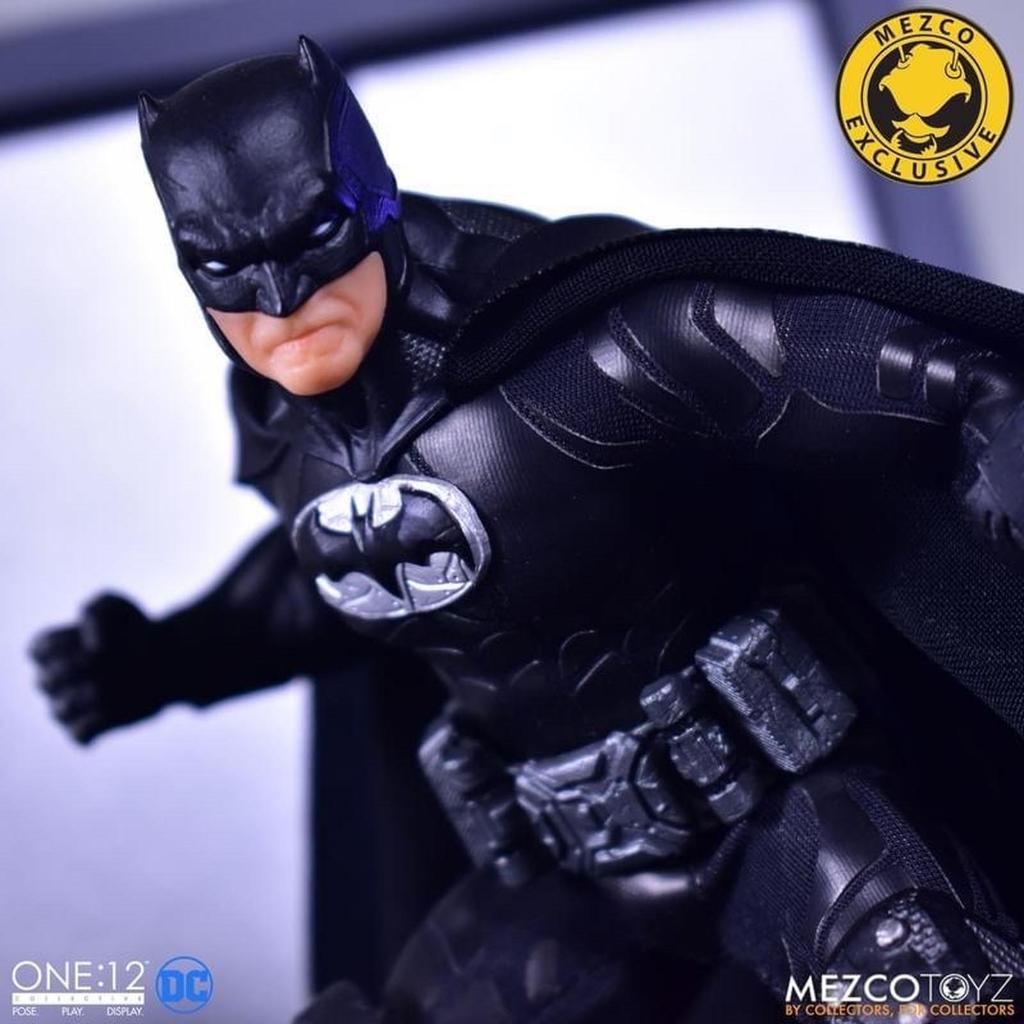 Mezco One:12 Batman Supreme Shadow Edition