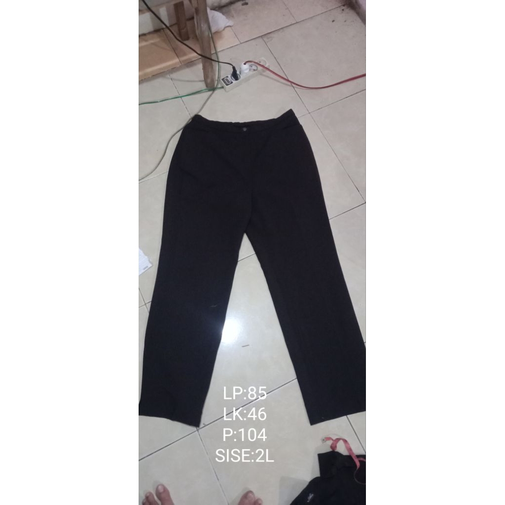 CELANA HITAM BERGARIS MERAH.CELANA PRIA