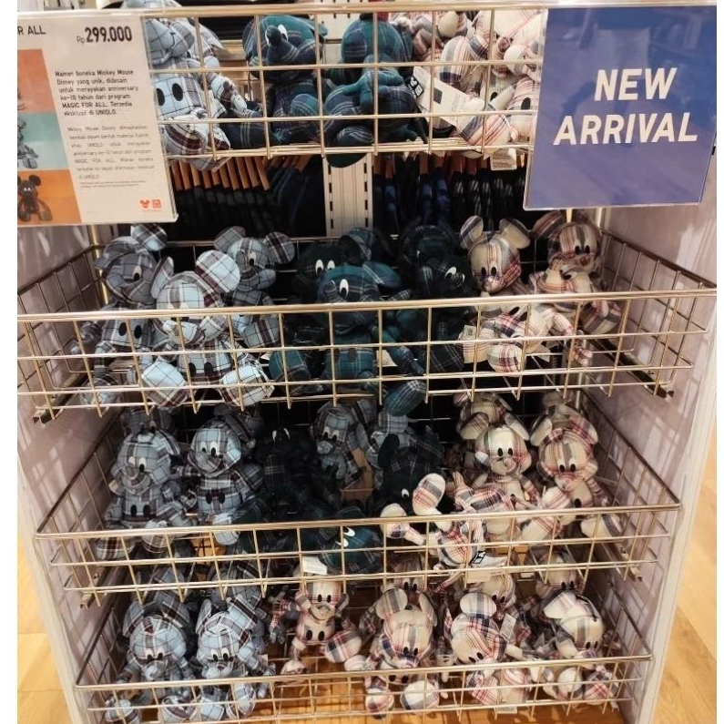 Boneka Mickey Magic for All Uniqlo