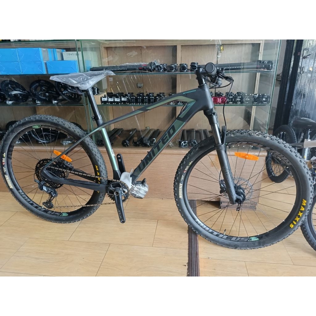 Sepeda MTB United Kyross  2.00 CARBON  1x12speed shimano SLX 27,5