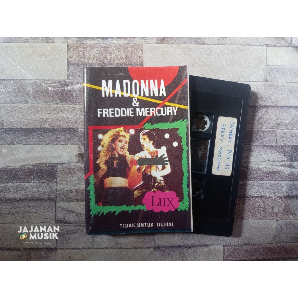 Kaset Madonna x Freddie Mercury