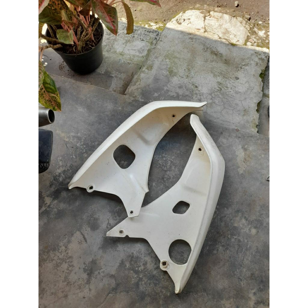 Sayap honda astrea grand original warna putih