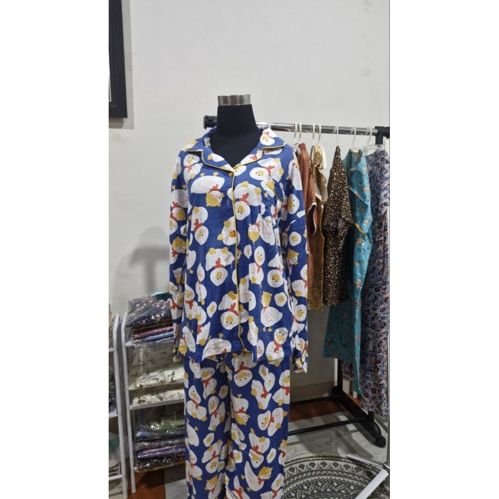 Babydoll (baju tidur) atas lengan panjang dan celana panjang