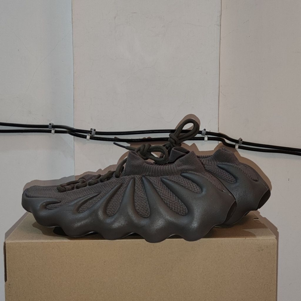 Sepatu Adidas Yeezy 450 cinder