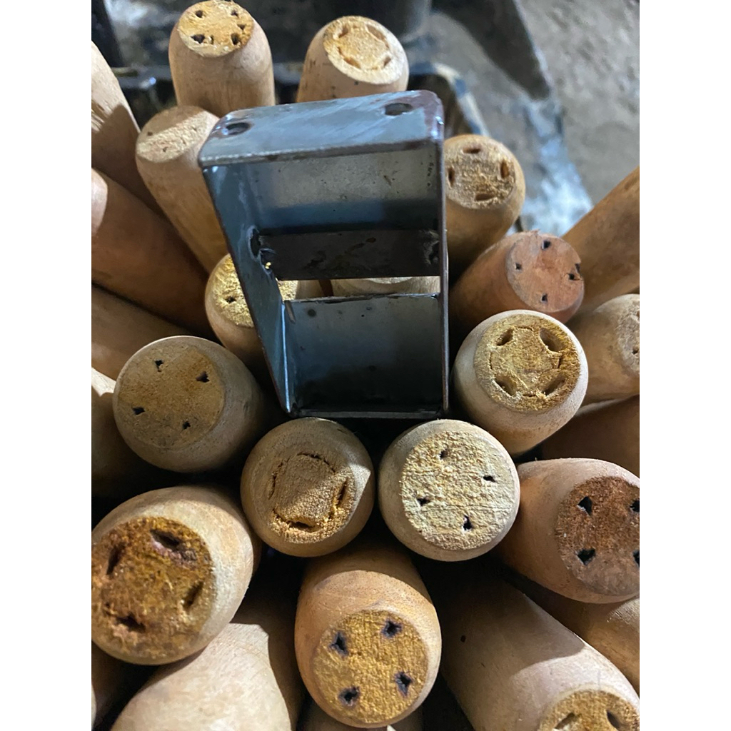 Alat Pengupas Kulit Ari Kelapa / pisau Kerokan Kelapa