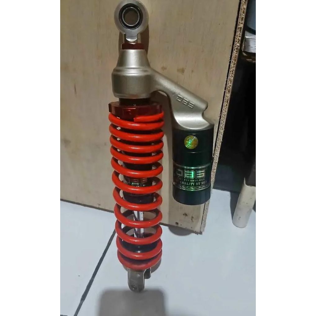 sokbreker belakang tabung variasi punya motor matic barang layak pakai