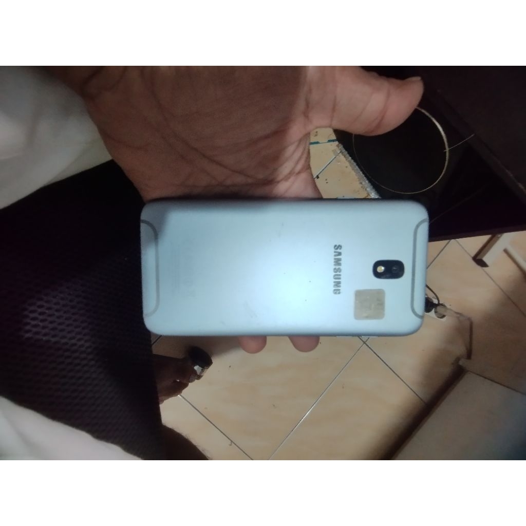 Samsung J7 pro minus