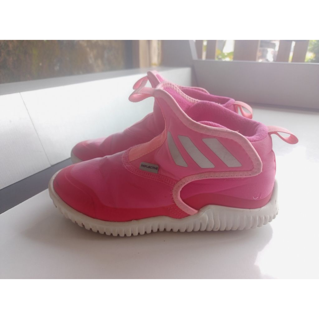 SEPATU ANAK PEREMPUAN BRANDED PRELOVED