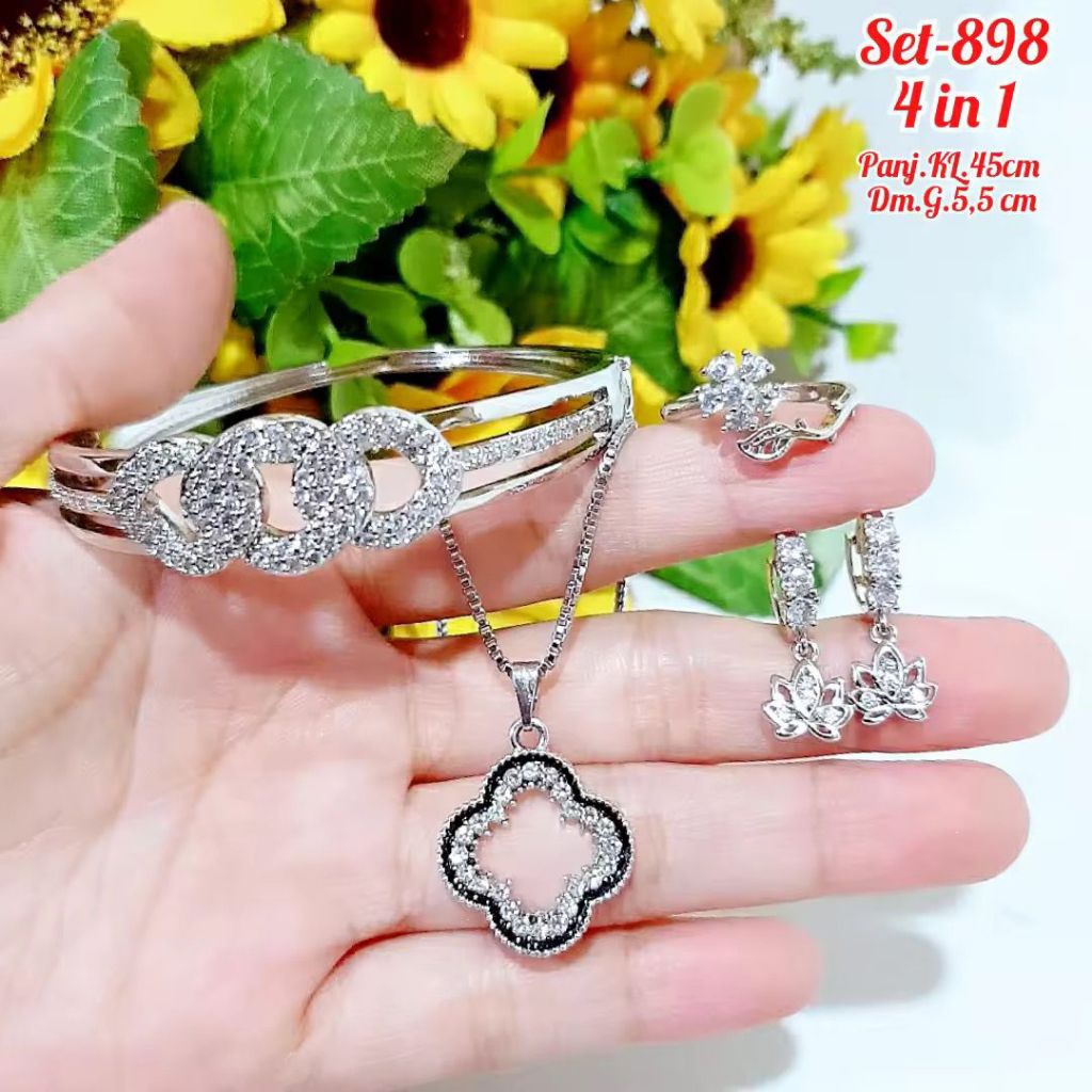 satu set perhiasan cantik perak silver