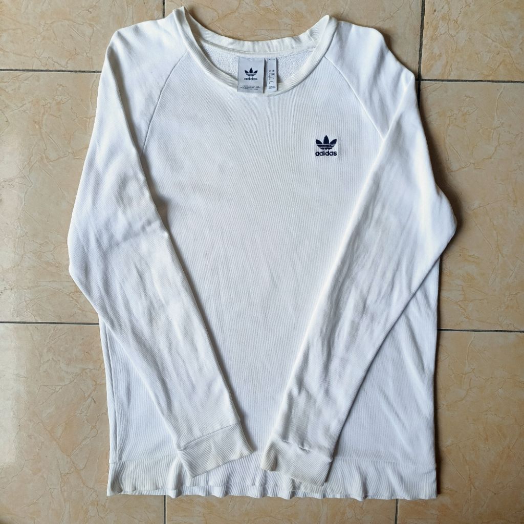 Crewneck Adi Essentials Second