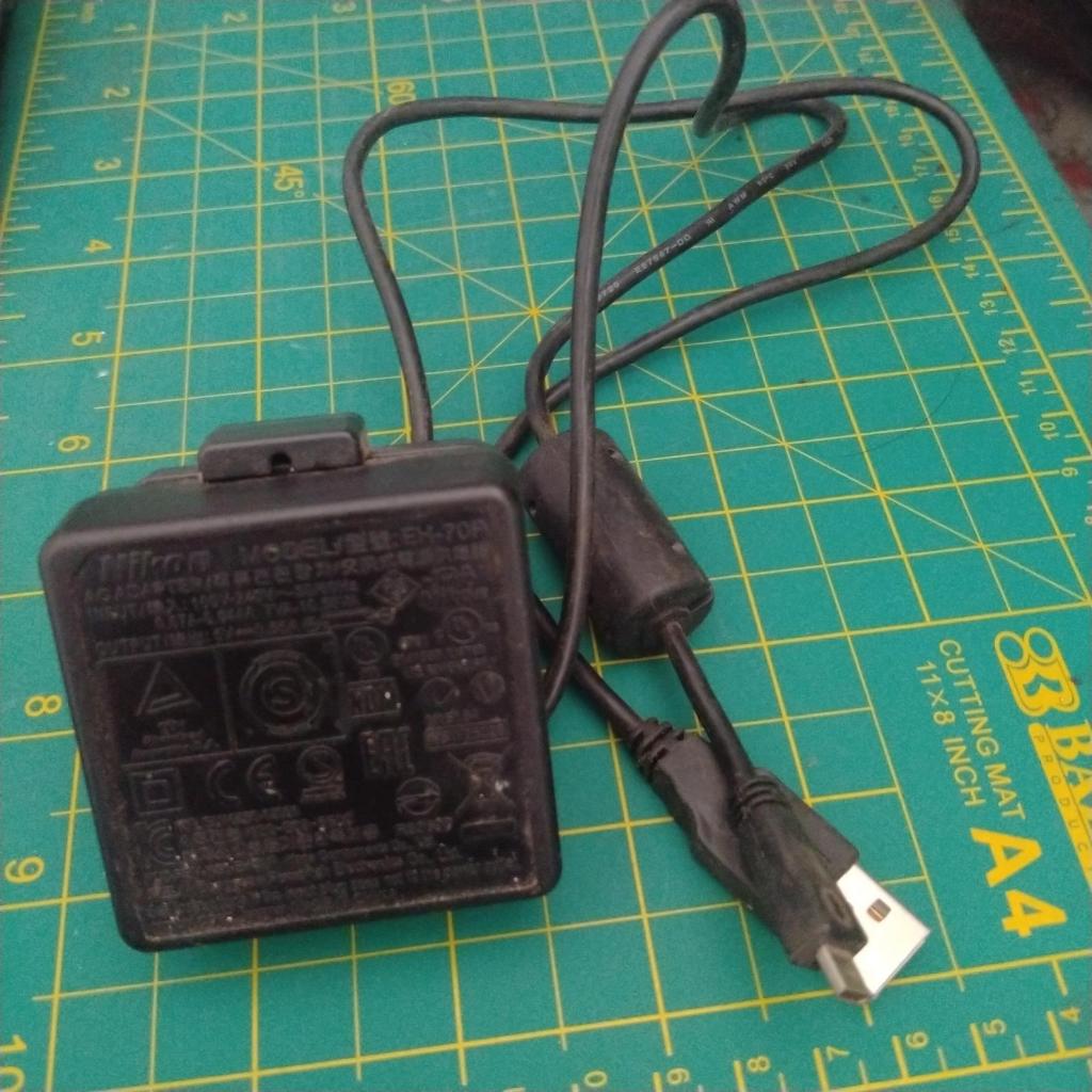 Charger baterai kamera nikon coolpix s2500 s2600 s2900 s3100 s3300 s3500 ORi bekas