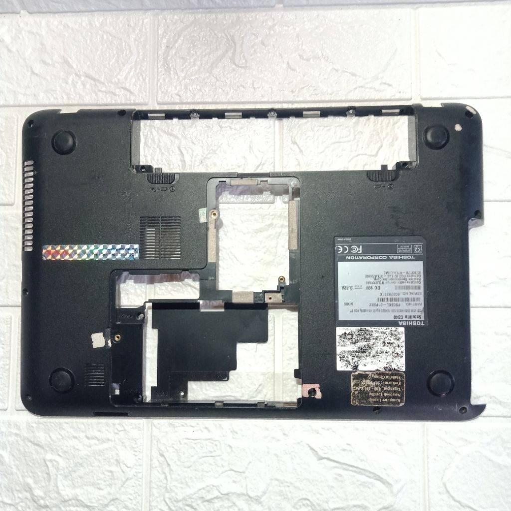 Casing body bawah bottom case toshiba c840 series c800 c800d ori