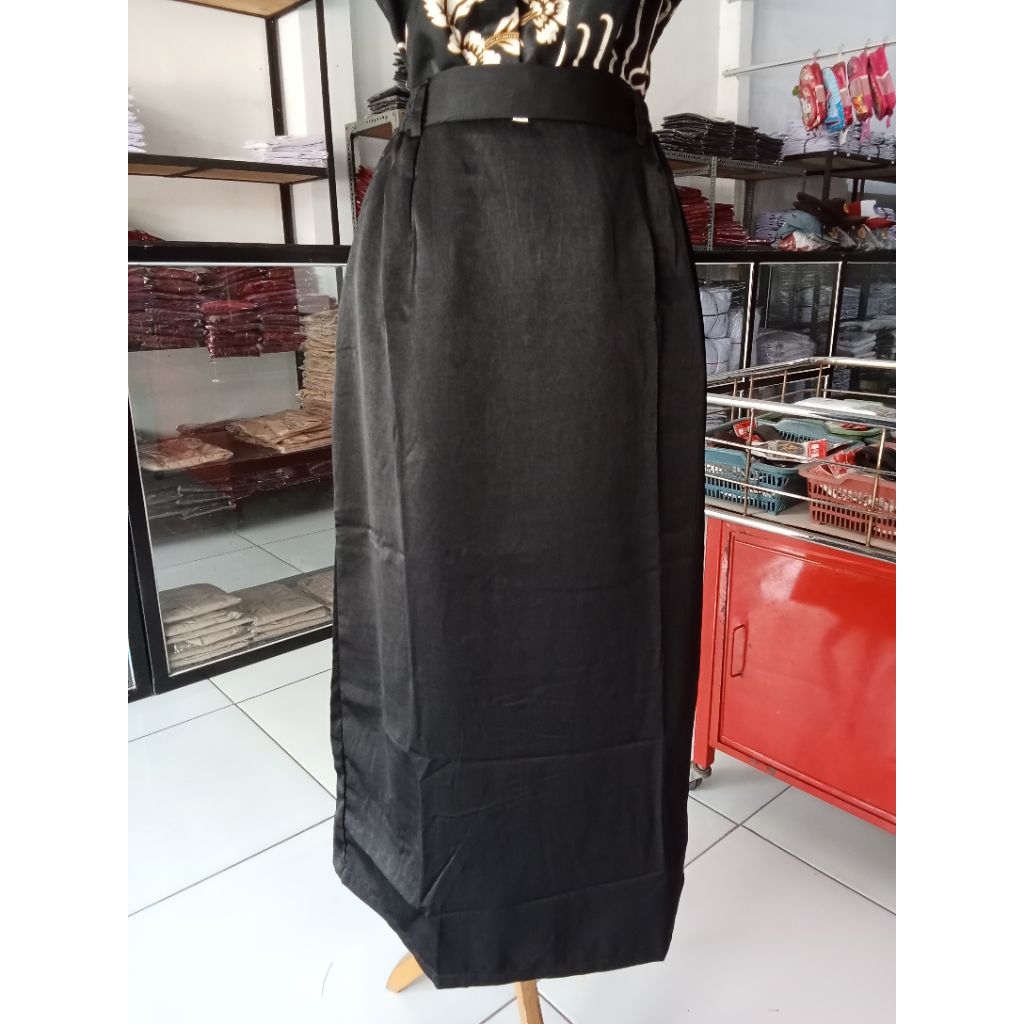 ROK HITAM SPAN LETTER A REMPEL BELAKANG