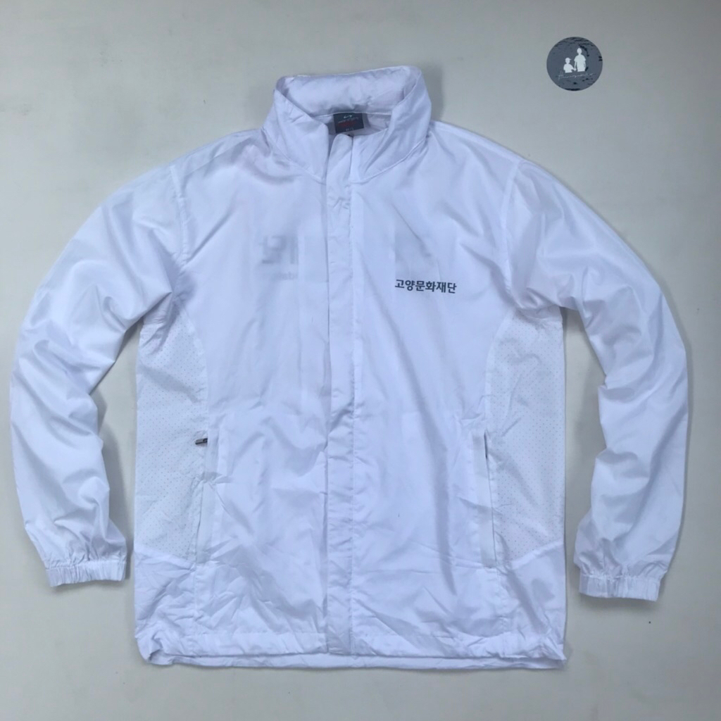 jaket parasut putih