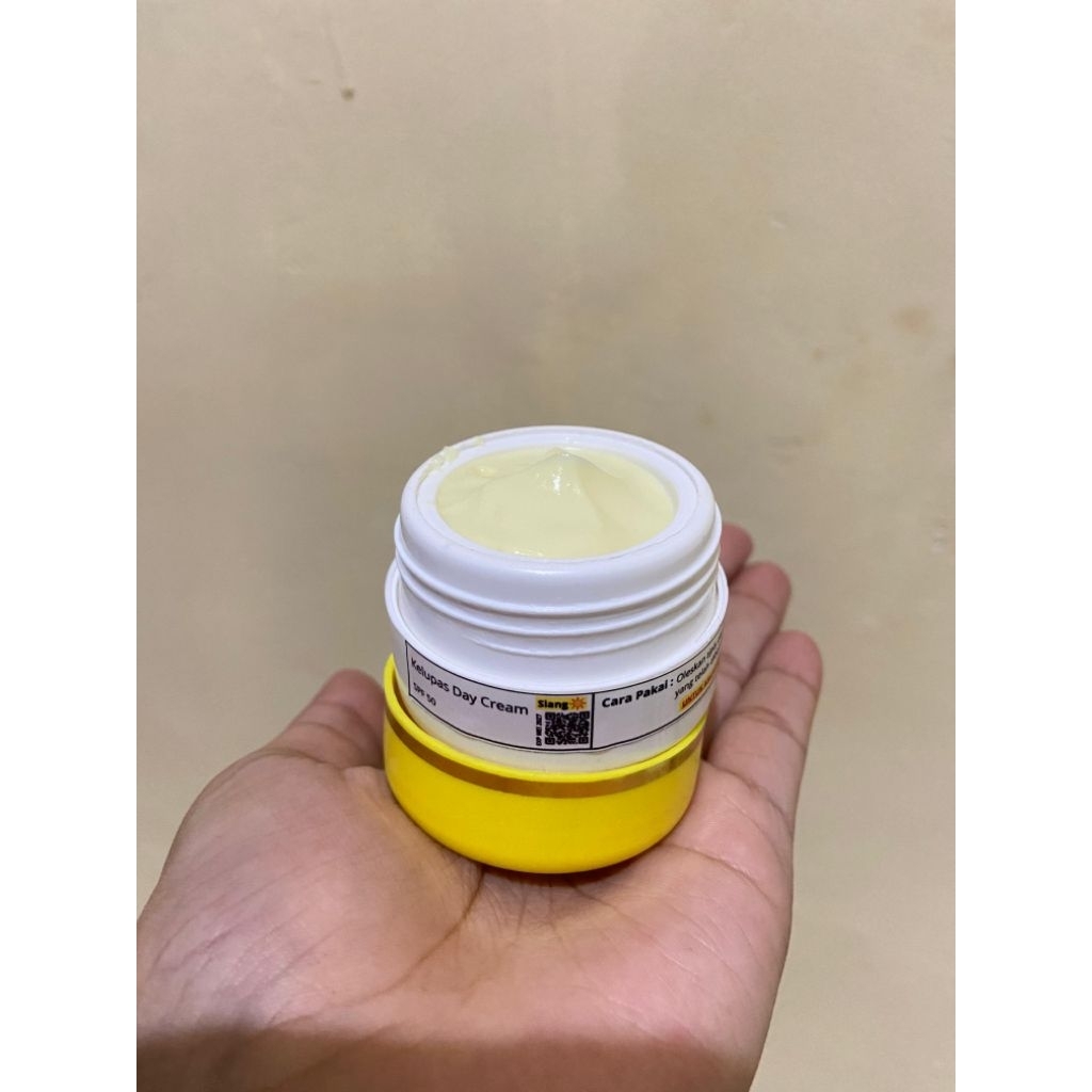 day cream pemutih wajah/day kelupas siang/cream siang kelupas