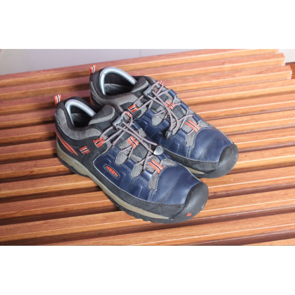 Sepatu outdoor keren mantul"Keen" upper kombinasi outsole kokoh khas outdoor  size 39, 5 insole 245