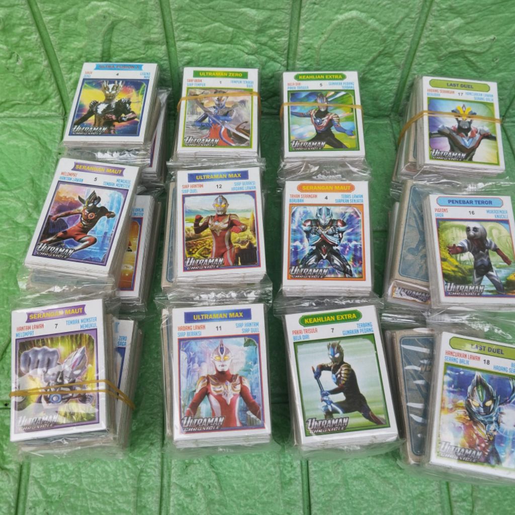 12 sachet Mainan Kartu Kwartet Premire League Ultraman New Wartet Gambaran