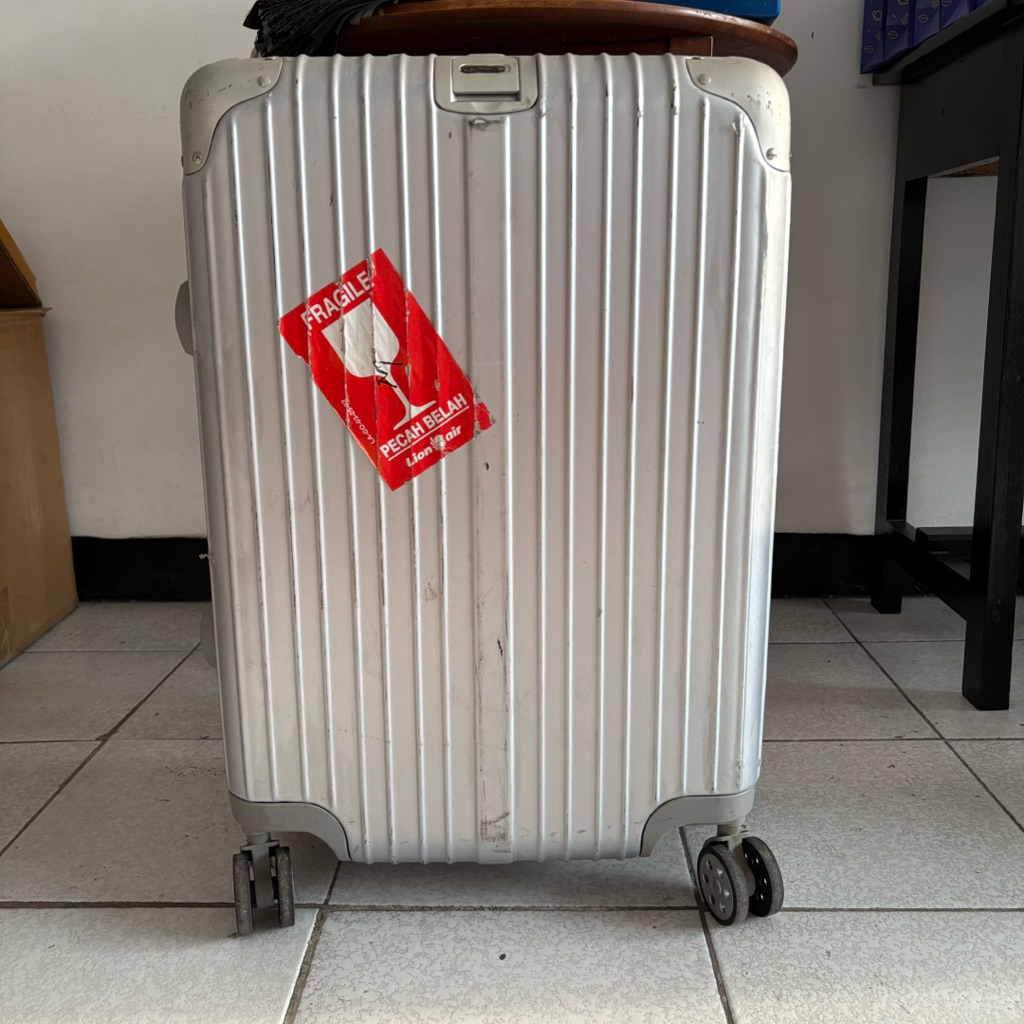 [PRELOVED] Koper Medium Rimowa Warna Silver – Kondisi Masih Bagus