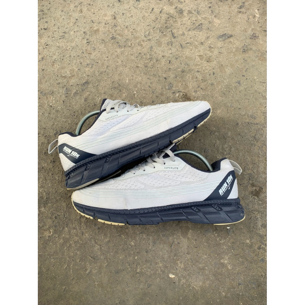 Sepatu Pro specs second