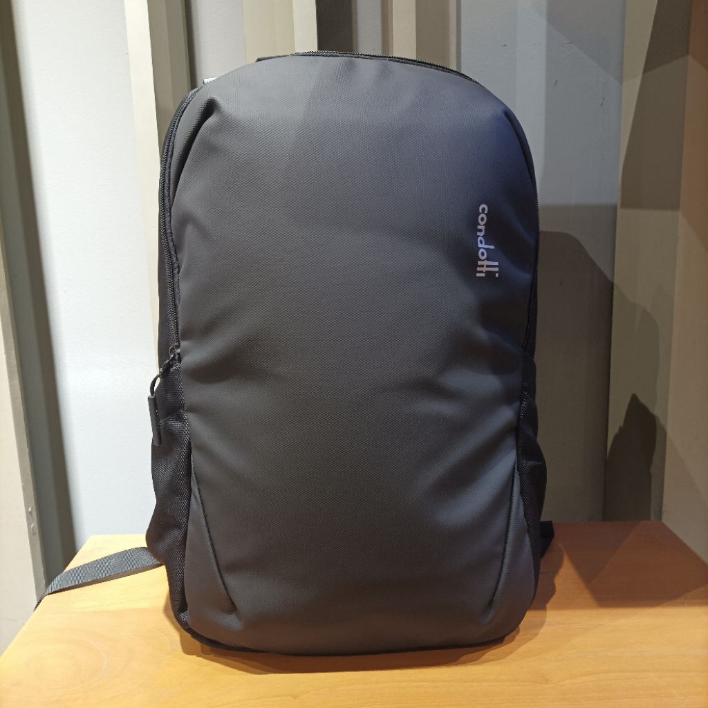 Tas Condotti Ransel Kerja Super Light 83675 Multi Kompartemen Laptop 15,6 Inch - Black