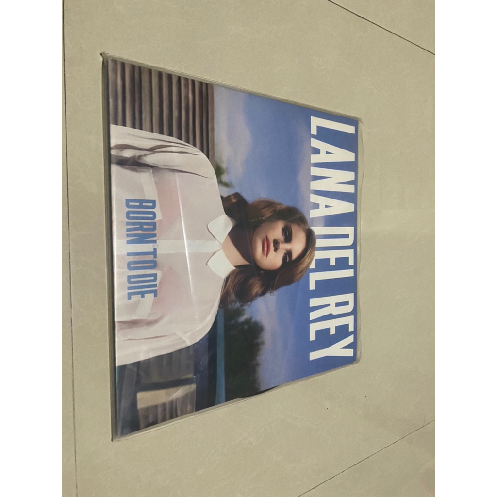 Vinyl Piringan Hitam LANA DEL REY BORN TO DIE (unsealed)