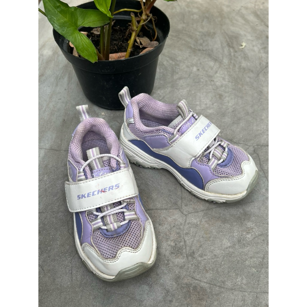 sepatu skechers preloved anak perempuan