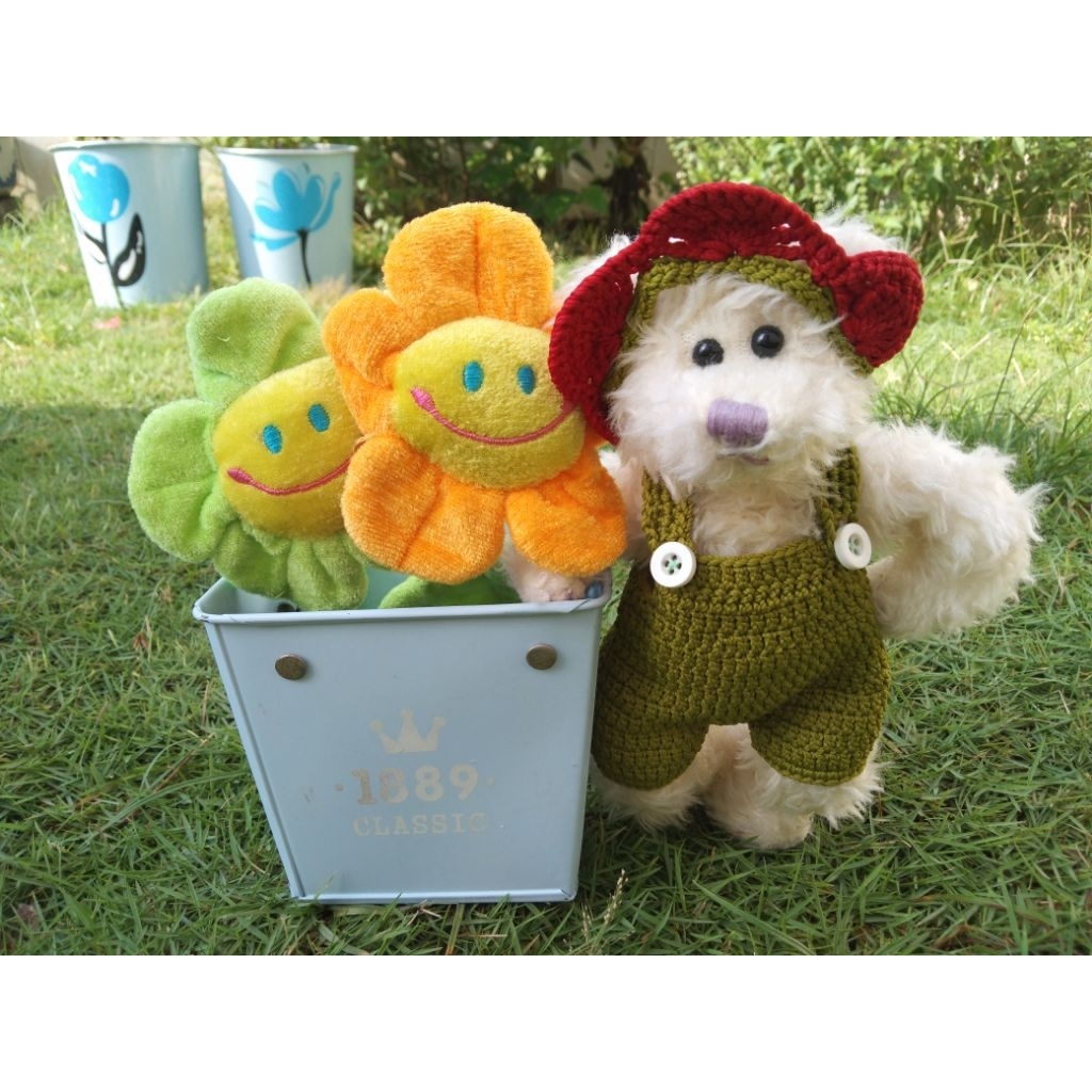 boneka teddy klasik putar kostum bunga