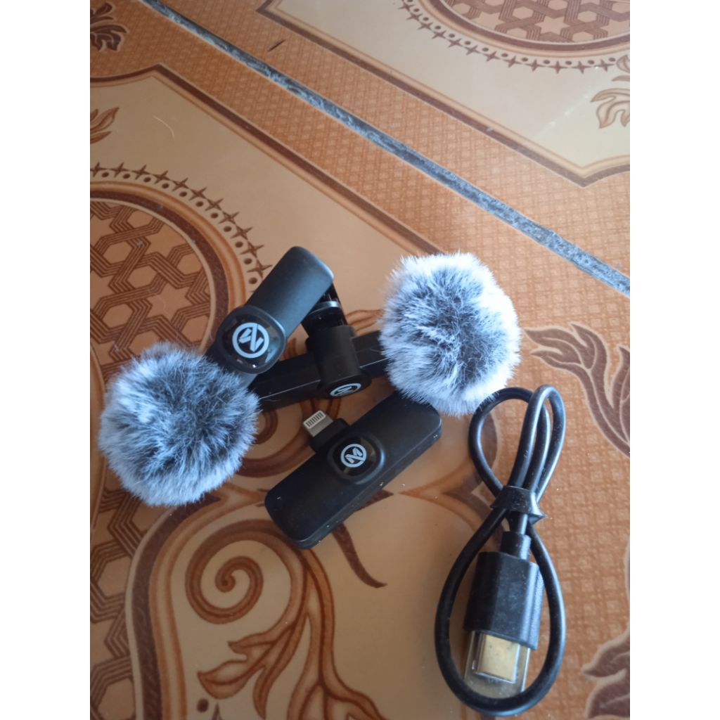 MIXIO W13 W14 Mic Wireless Clip on Microphone Mikrofon